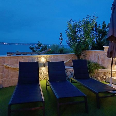 Luxury Sunrise Jacuzzi Apts, 50 M From The Beach كالي المظهر الخارجي الصورة