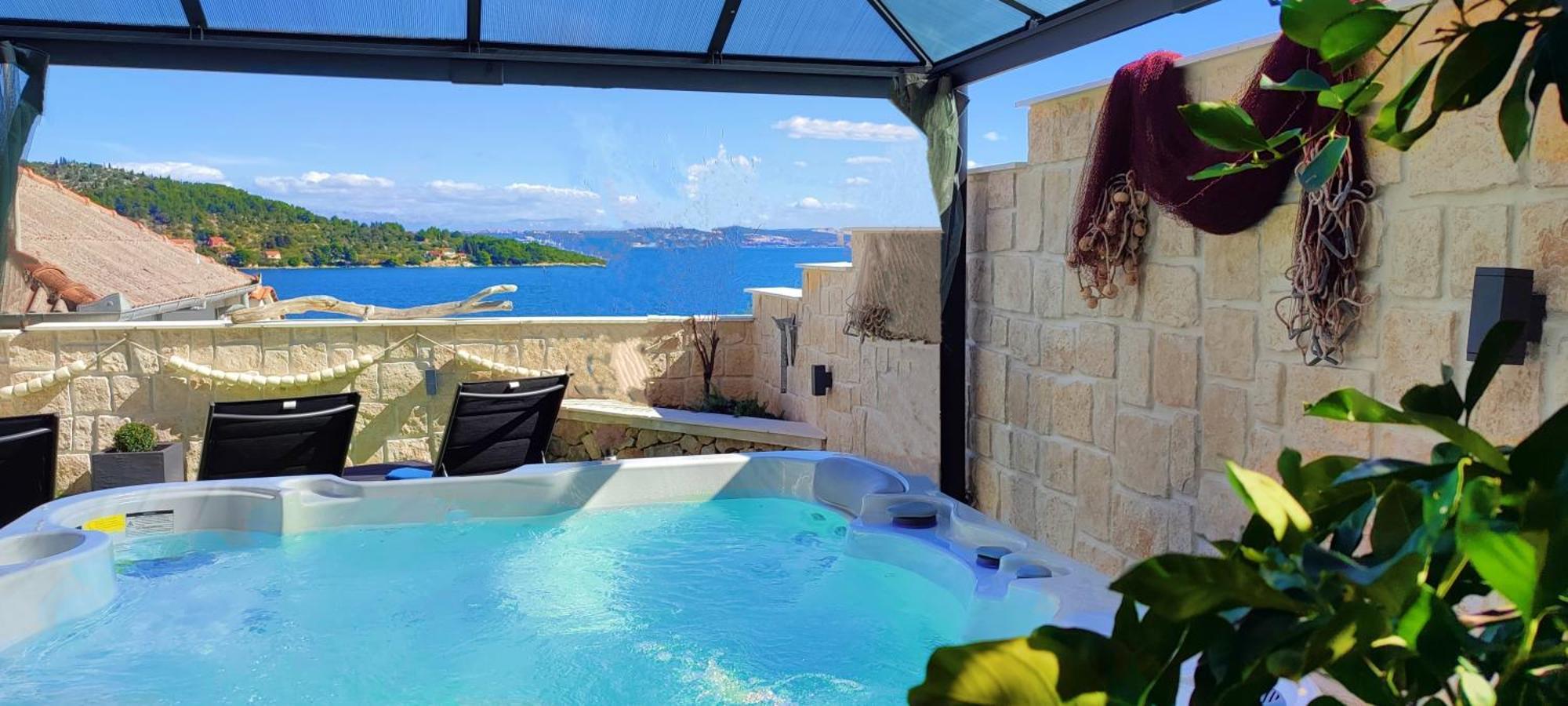 Luxury Sunrise Jacuzzi Apts, 50 M From The Beach كالي المظهر الخارجي الصورة