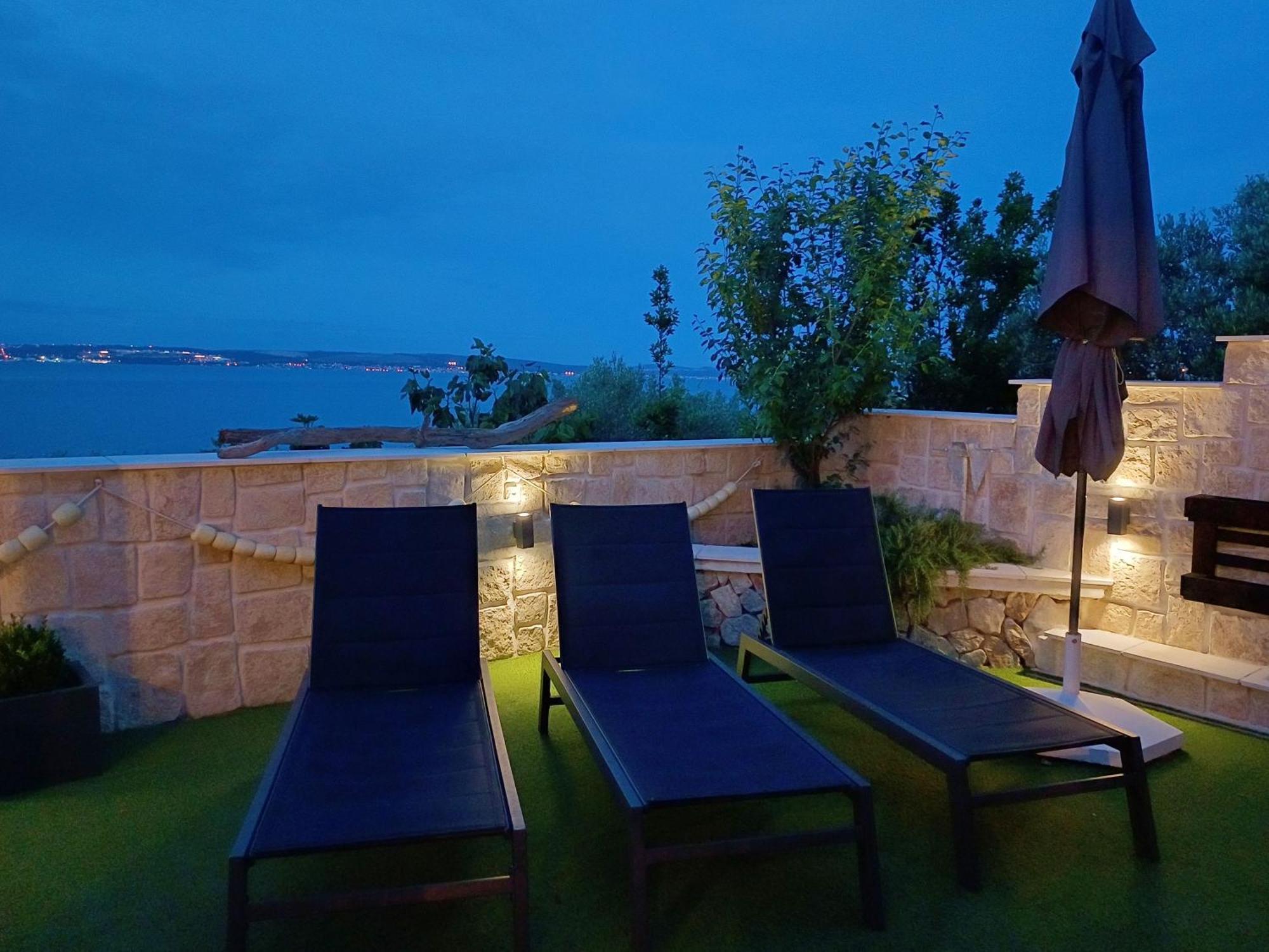 Luxury Sunrise Jacuzzi Apts, 50 M From The Beach كالي المظهر الخارجي الصورة